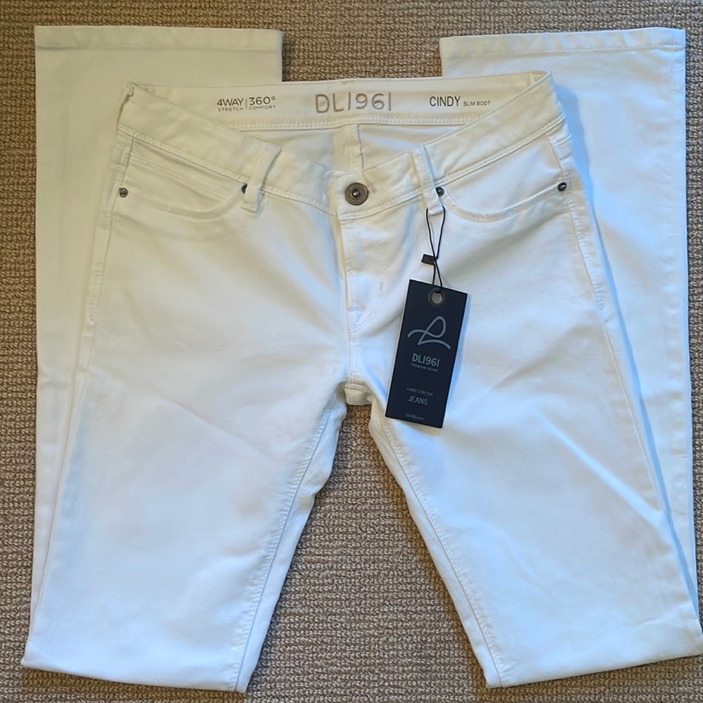 NWT DL1961 Cindy Slim Boot White Jeans Size 28